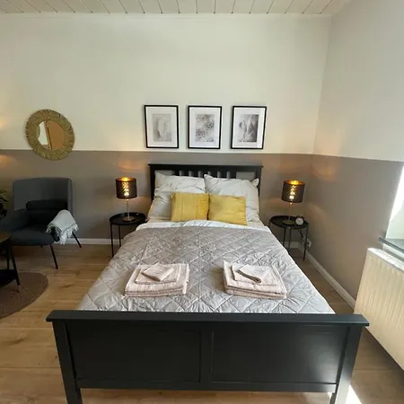 Moderne City-altbauwohnung Zwischen Hauptbahnhof Und Uni Nespresso - Netflix Apartment Duisburg